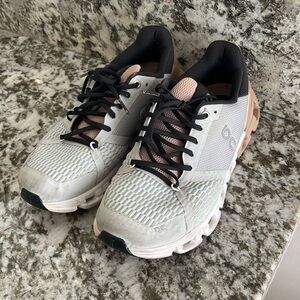 On Clouds Womens 38 (7)